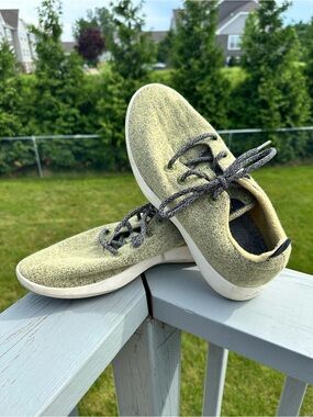 Allbirds | Men’s Asteroid Green Wool Runner Shoes | Size 10